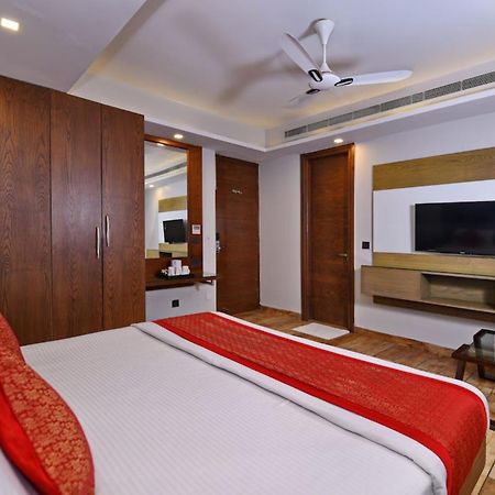 Hotel Nityaa Suites Нью-Делі Екстер'єр фото
