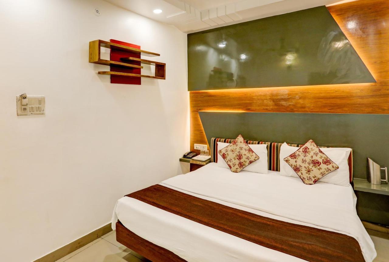 Hotel Nityaa Suites Нью-Делі Екстер'єр фото