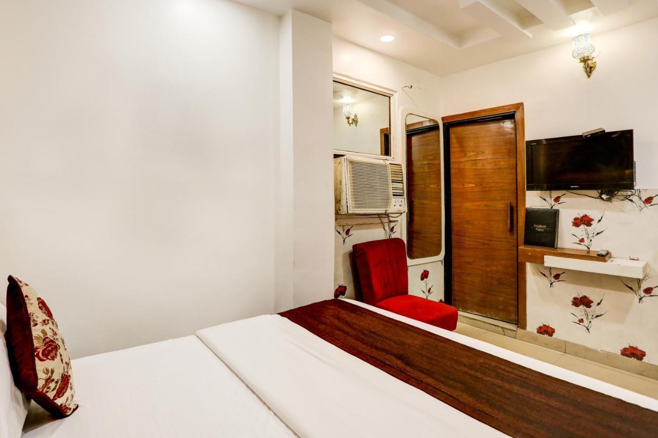 Hotel Nityaa Suites Нью-Делі Екстер'єр фото