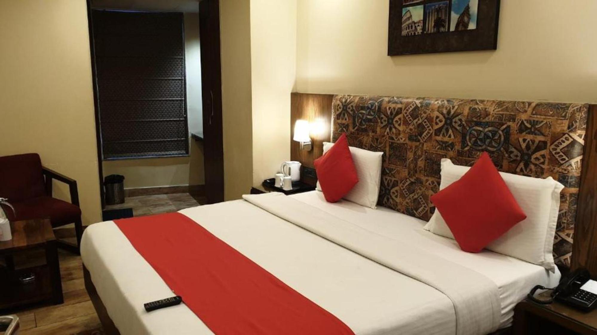 Hotel Nityaa Suites Нью-Делі Екстер'єр фото